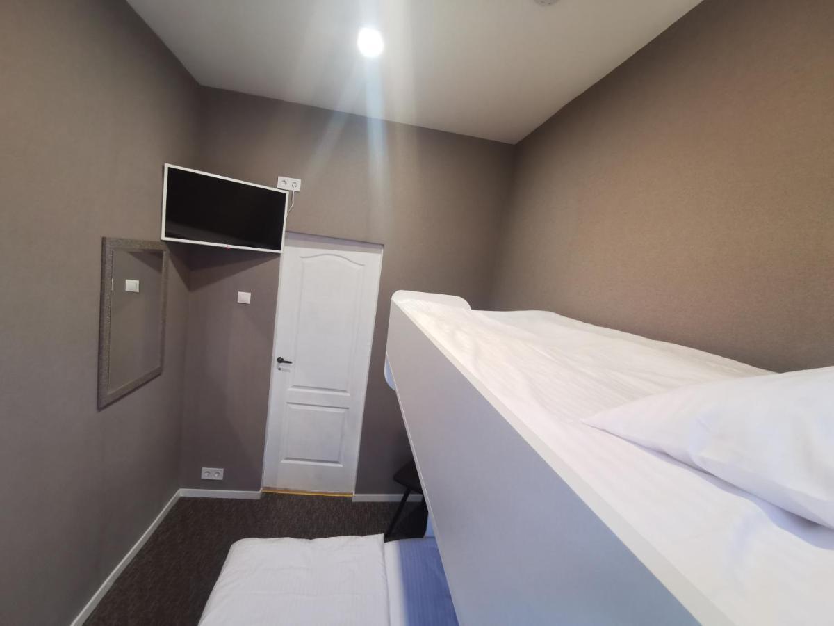 Central Hotel With Free Parking Рига Екстериор снимка