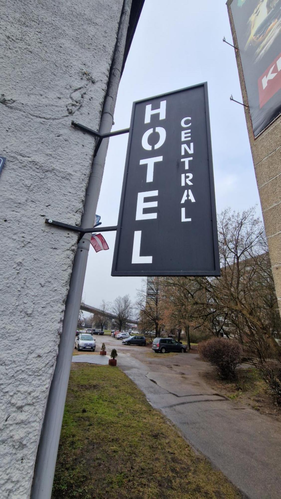 Central Hotel With Free Parking Рига Екстериор снимка